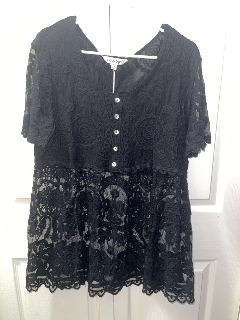 DAVI & DANI Black Lace Partial Button-Front Blouse